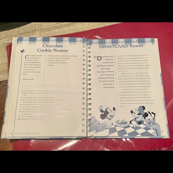 Cooking with Mickey & Disney chefs cookbook small Mickey included - Picture 3 of 5